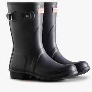 Hunter dark purple womens original short rain boot size 9